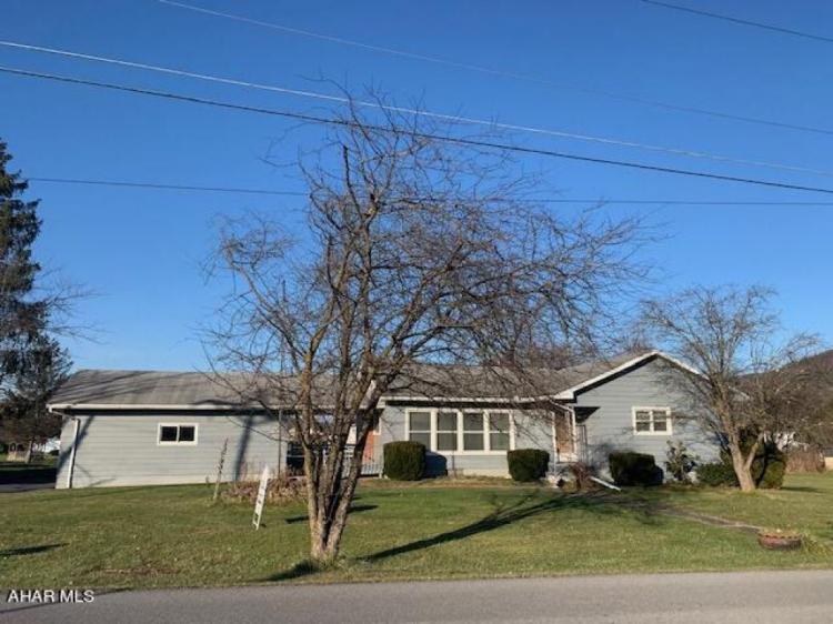 166 Arden St, Claysburg, PA 16625