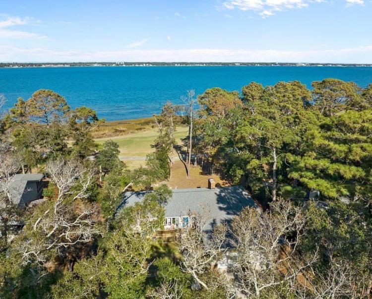 124 Oakleaf Drive, Pine Knoll Shores, NC 28512