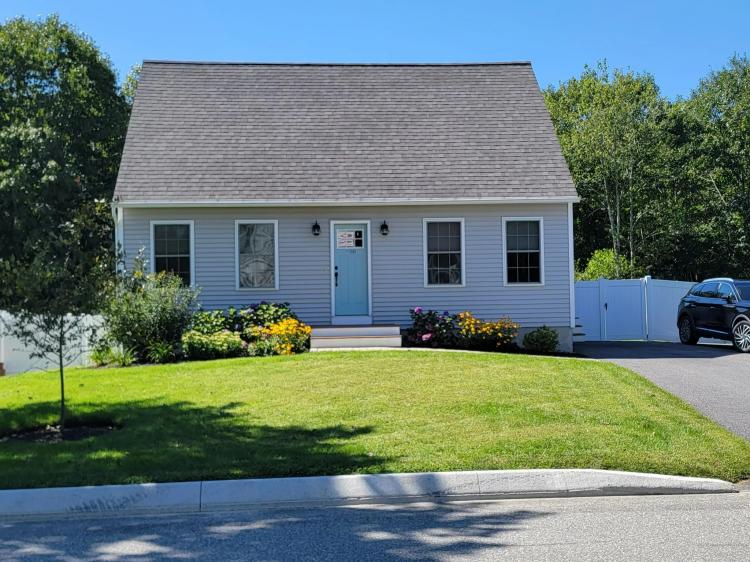36 Crabtree Dr, Topsham, ME 04086
