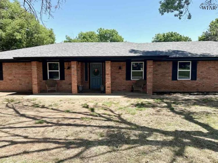 1421 Red Fox Ln, TX 76354