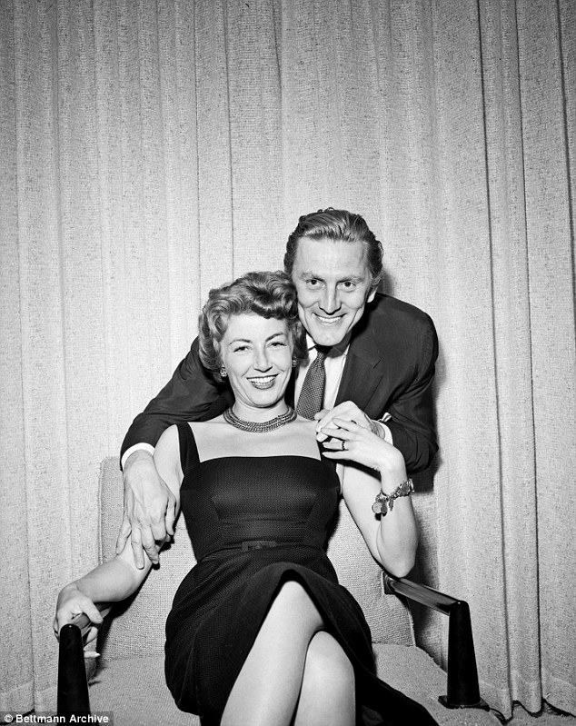Hollywood star Kirk Douglas and Anne Buydens still very much in love(09)