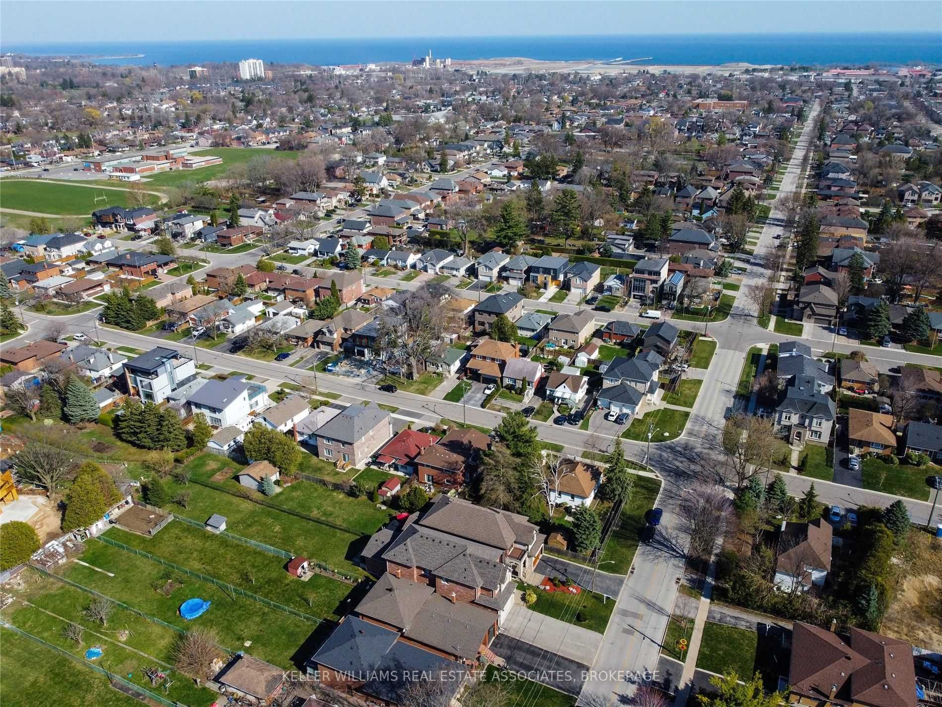 1507 Northmount Ave Mississauga 2,250,000 • IVANRE