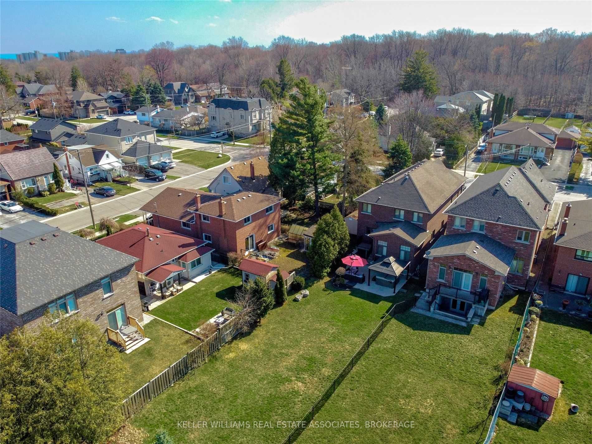 1507 Northmount Ave Mississauga 2,250,000 • IVANRE