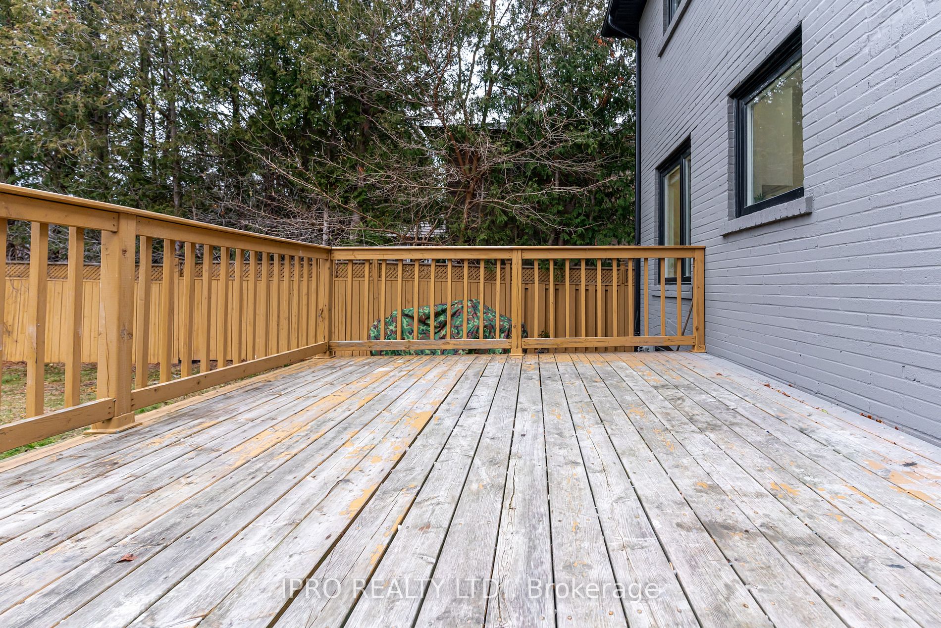 10 Urbandale Ave Toronto 2,330,000 • UNITYᴿᴱ