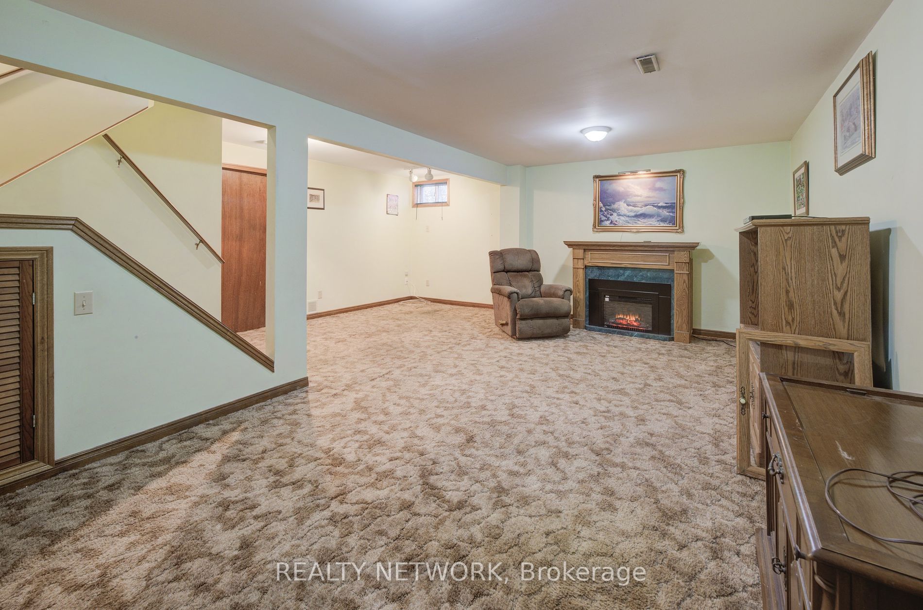 89 Charing Dr Hamilton 799,777 • IVANRE