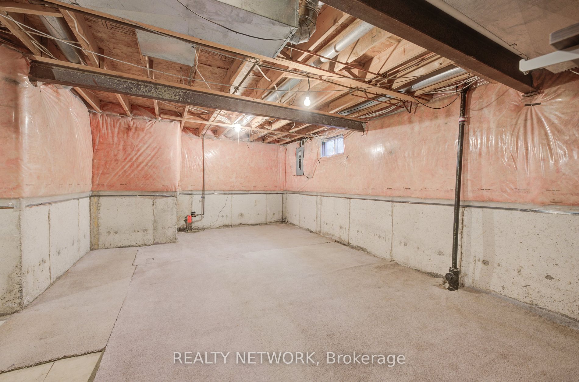 89 Charing Dr Hamilton 799,777 • IVANRE