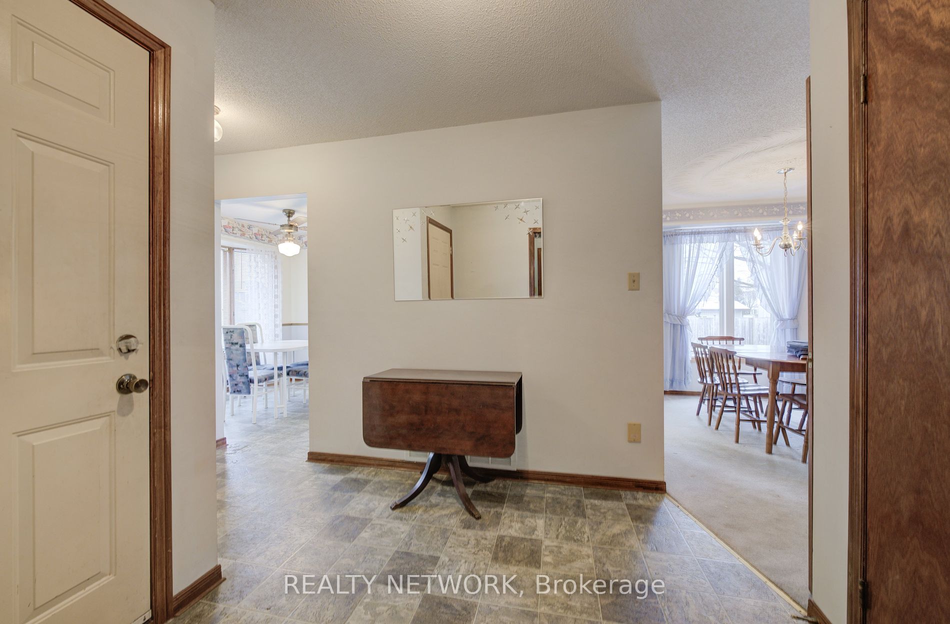 89 Charing Dr Hamilton 799,777 • IVANRE