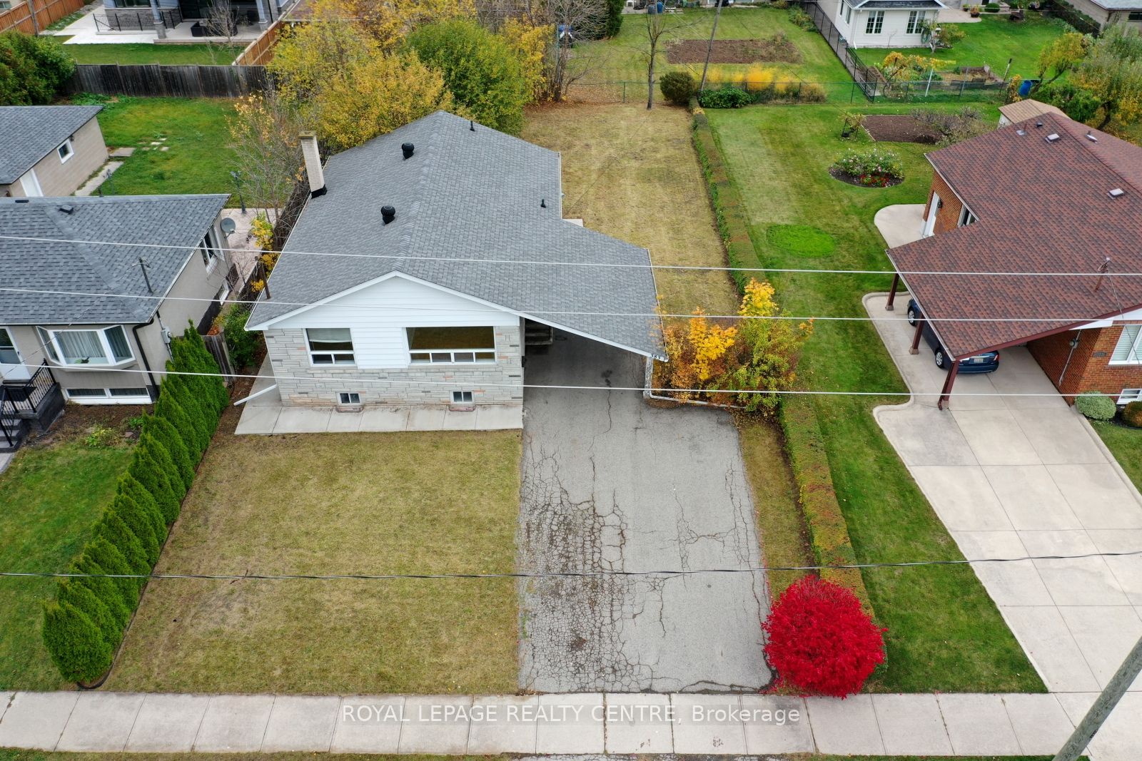 383 Southview Rd Oakville 1,495,000 • IVANRE