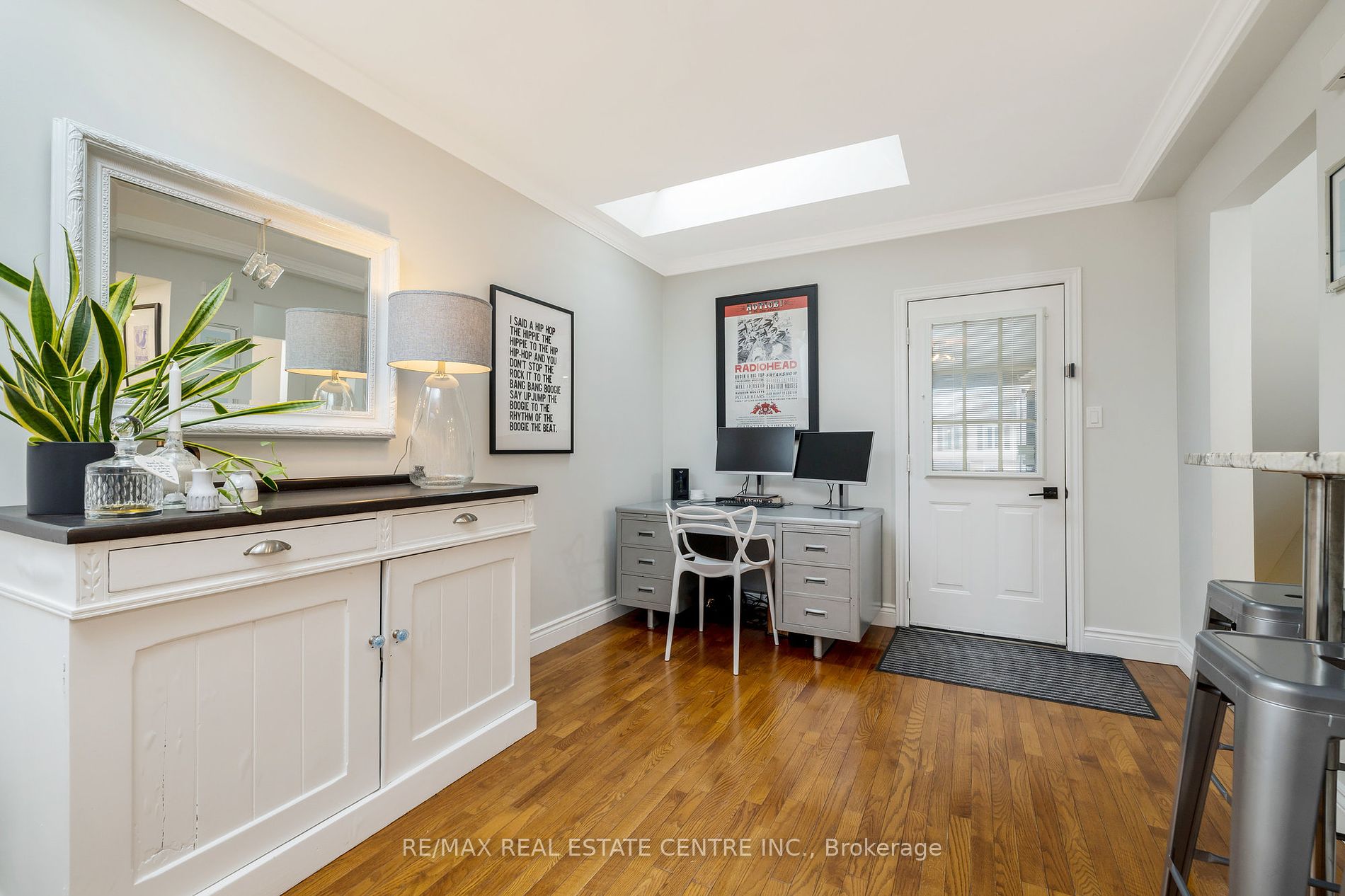 5052 Brady Ave Burlington 1,139,000 • IVANRE