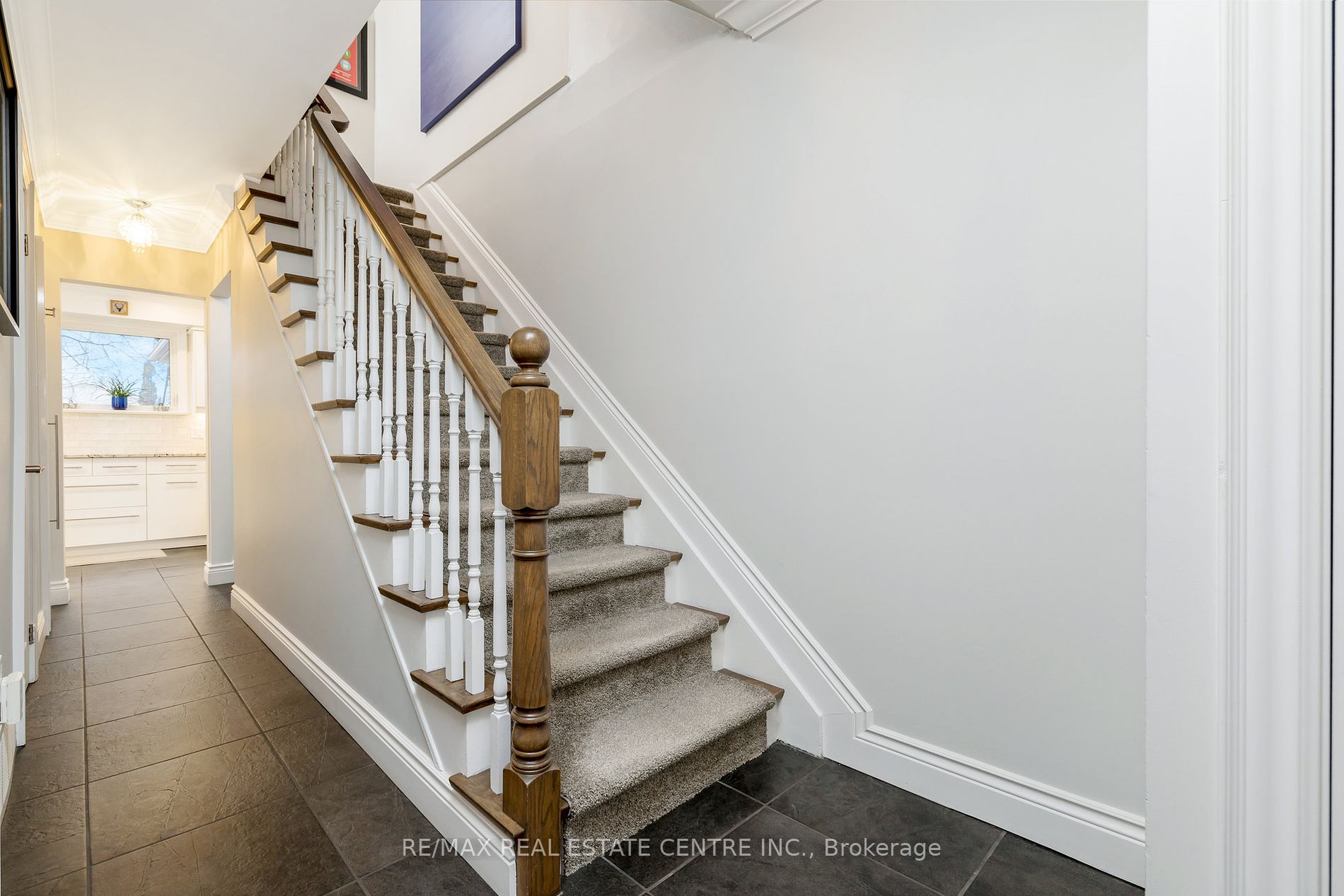 5052 Brady Ave Burlington 1,139,000 • IVANRE