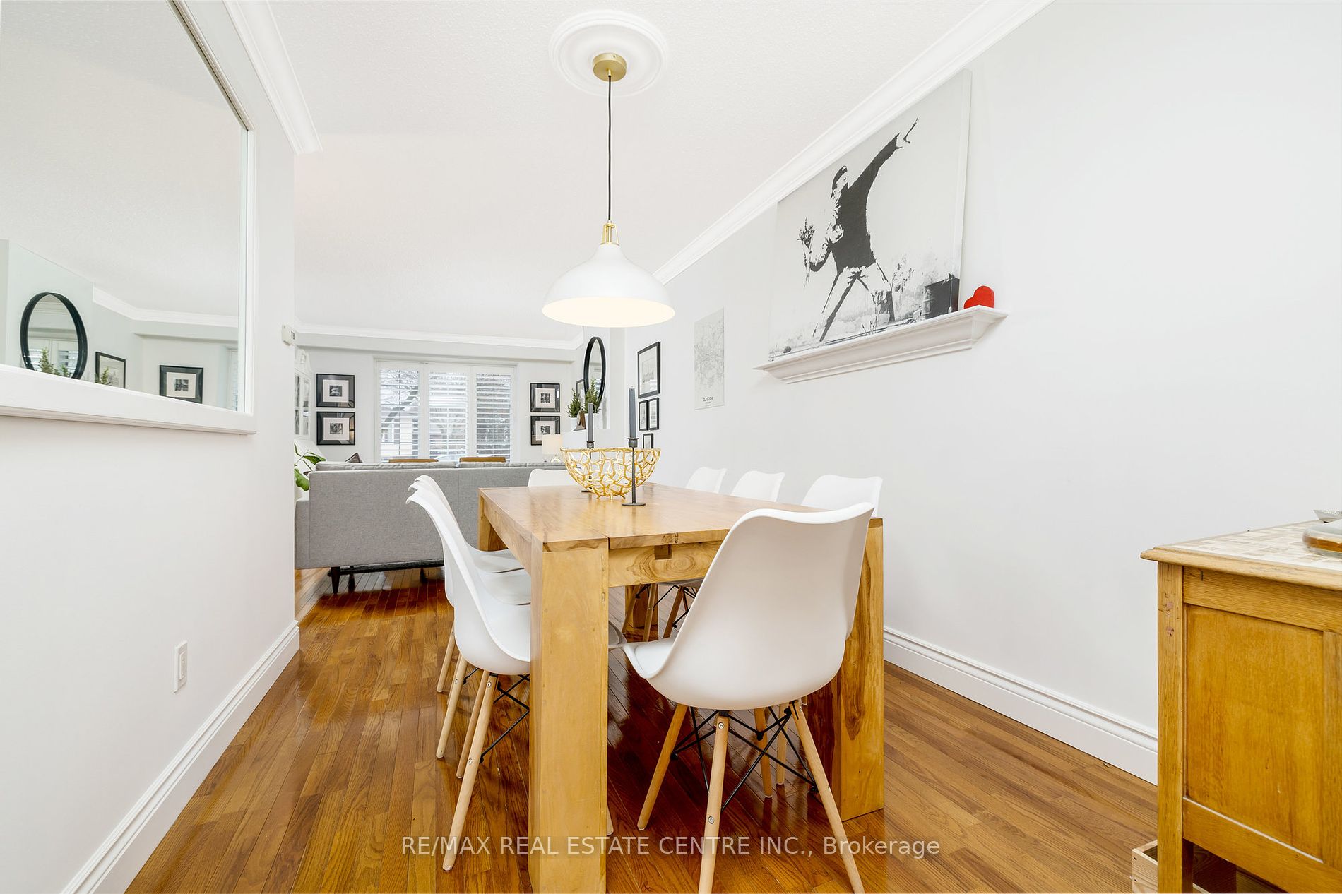 5052 Brady Ave Burlington 1,139,000 • IVANRE