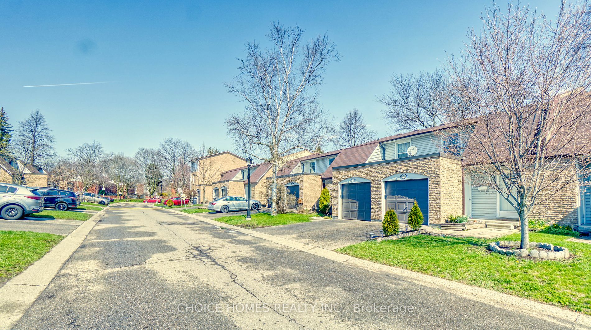 8 2440 Bromsgrove Rd Mississauga 775,000 • UnityRE