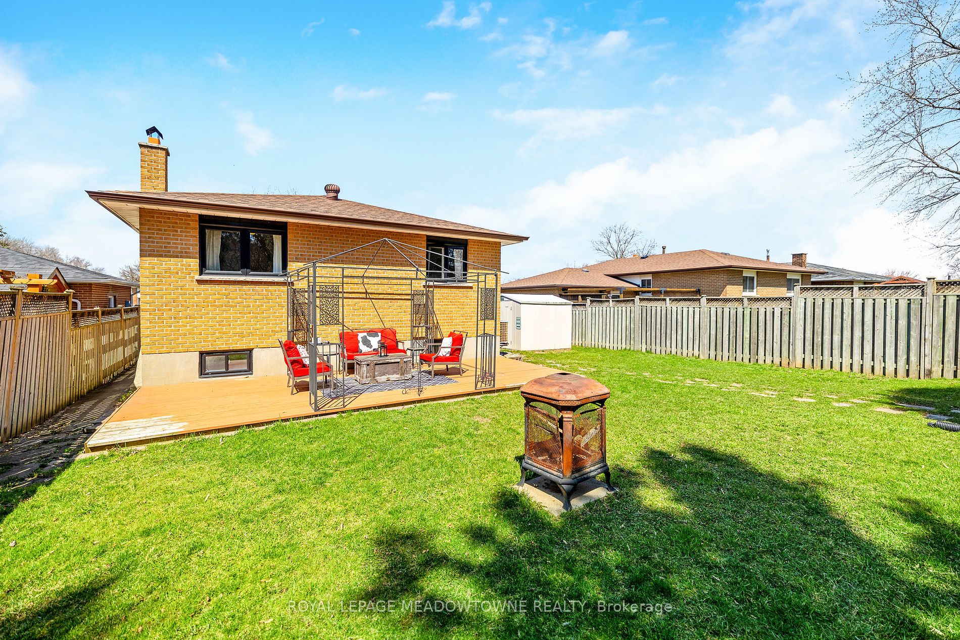 244 Laurier Ave Milton 1,099,900 • UnityRE