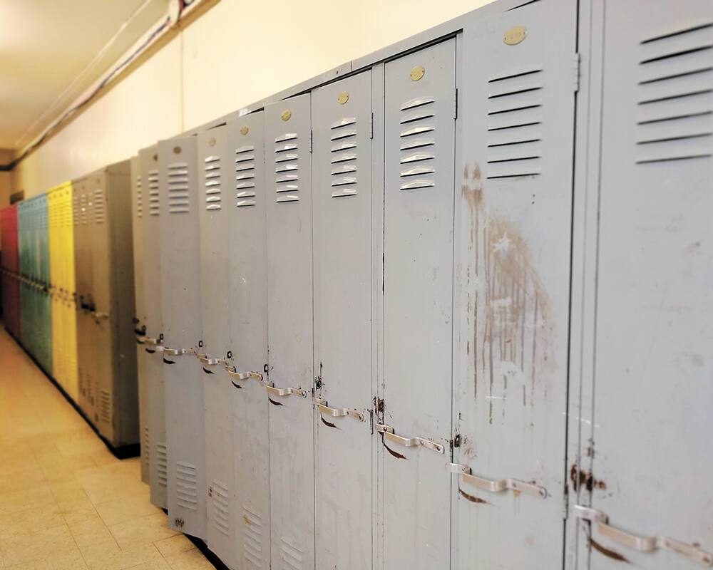Écoles en ruines moins cher de les reconstruire que de