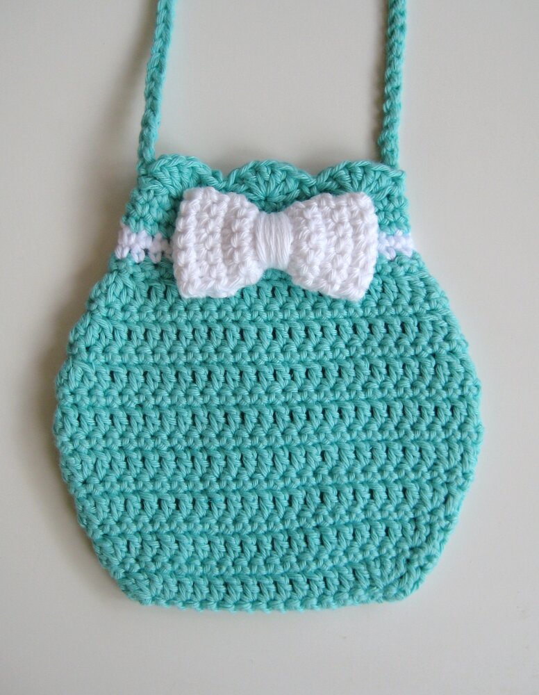 Crochet bag, Bow bag, Pattern No16, in both UK and US crochet terms
