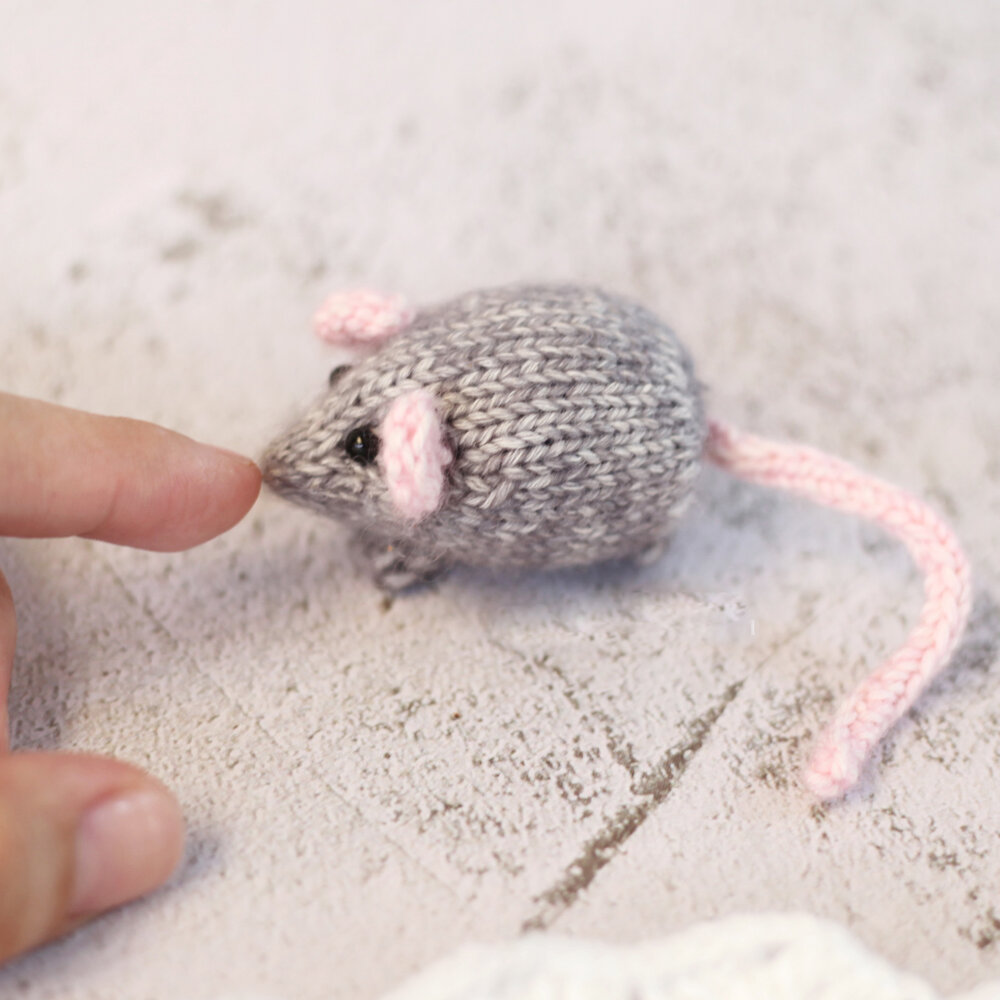 Knitted mouse, mini mouse Knitting pattern