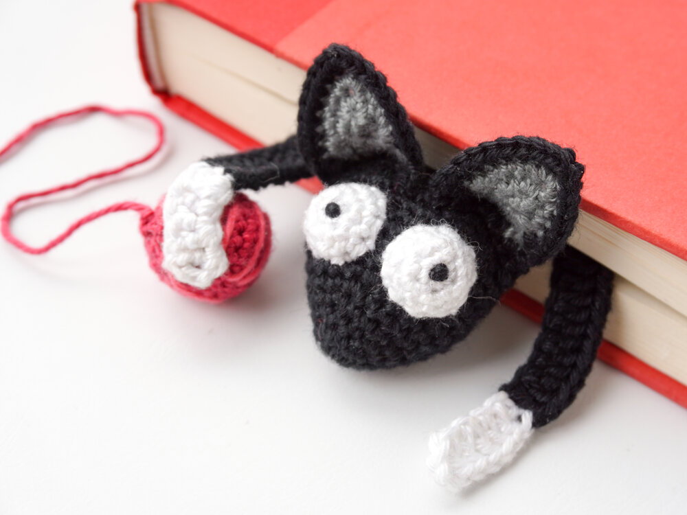 PDF Crochet Pattern Cat Bookmark by Supergurumi