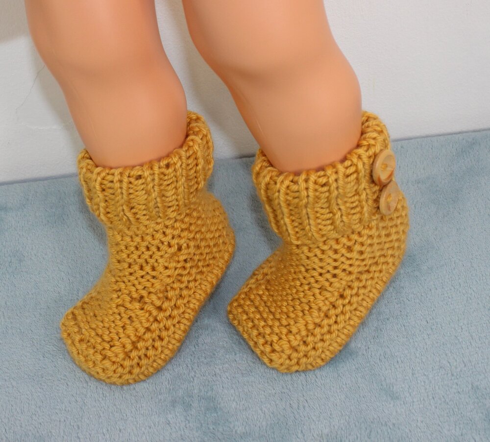 Toddler Chunky 2 Button Slipper Boots KNITTING PATTERN
