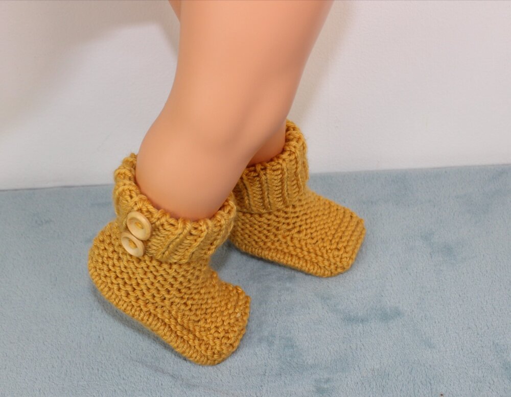 Toddler Chunky 2 Button Slipper Boots KNITTING PATTERN
