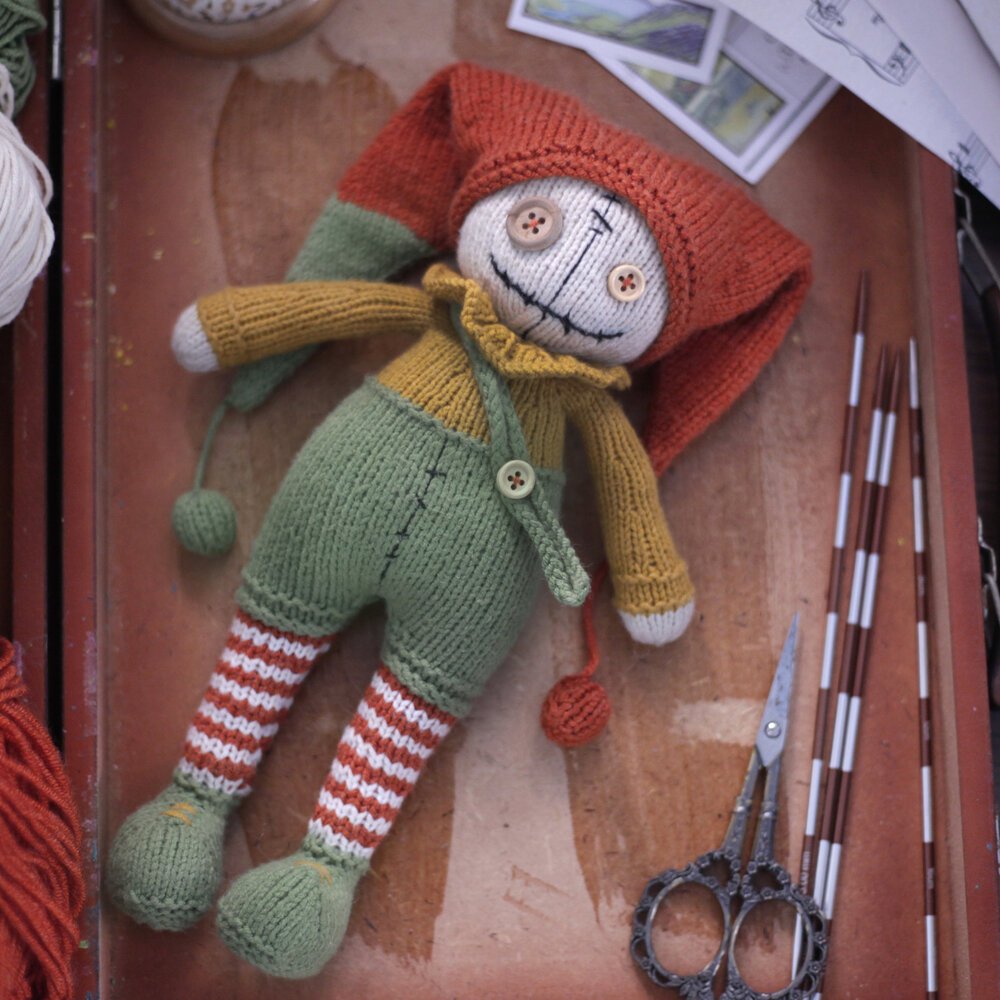 Halloween clown doll knitting pattern