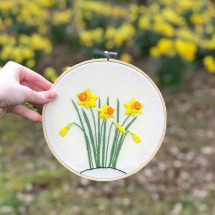 Daffodil Embroidery Pattern PDF by TigerTailTextiles