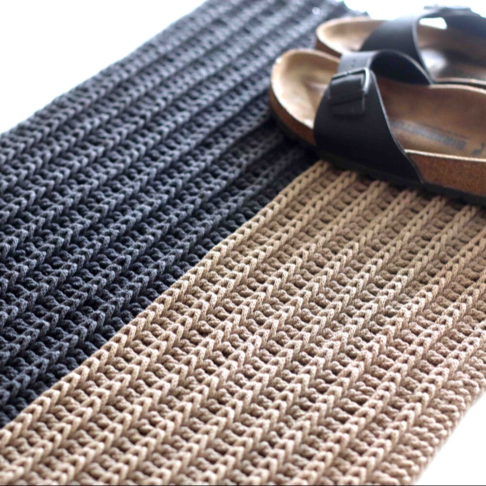 Hugo crochet door mat