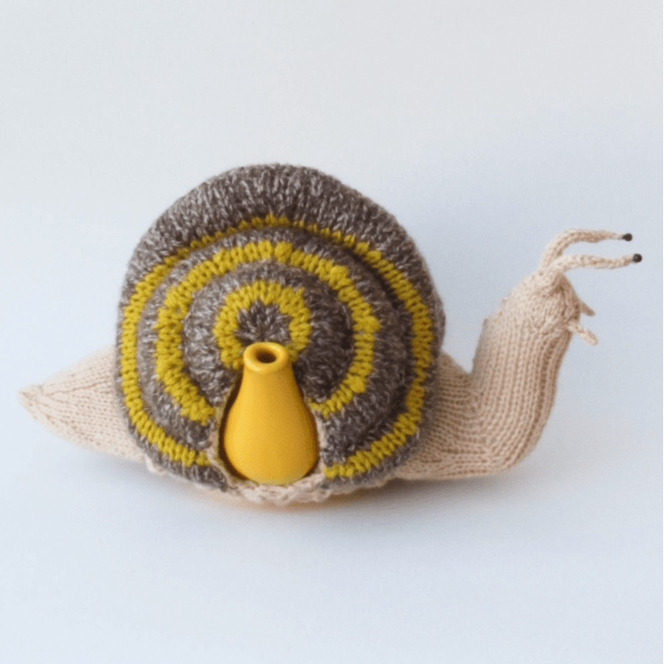 Garden Snail Tea Cosy Knitting Pattern