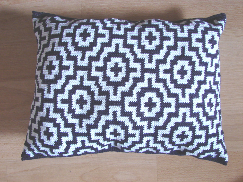 Mosaic tile pillow crochet pattern