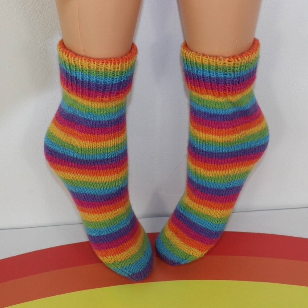 Ladies Very Easy No Heel Rainbow Socks Circular