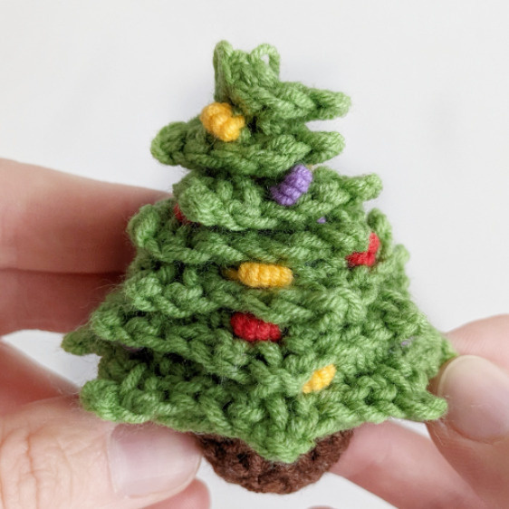 Crochet Christmas tree easy amigurumi pattern