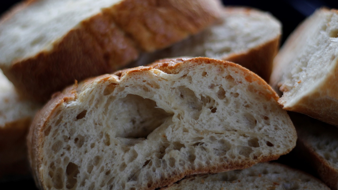 Bread,baguette,eat,delicious,barbecue free image from