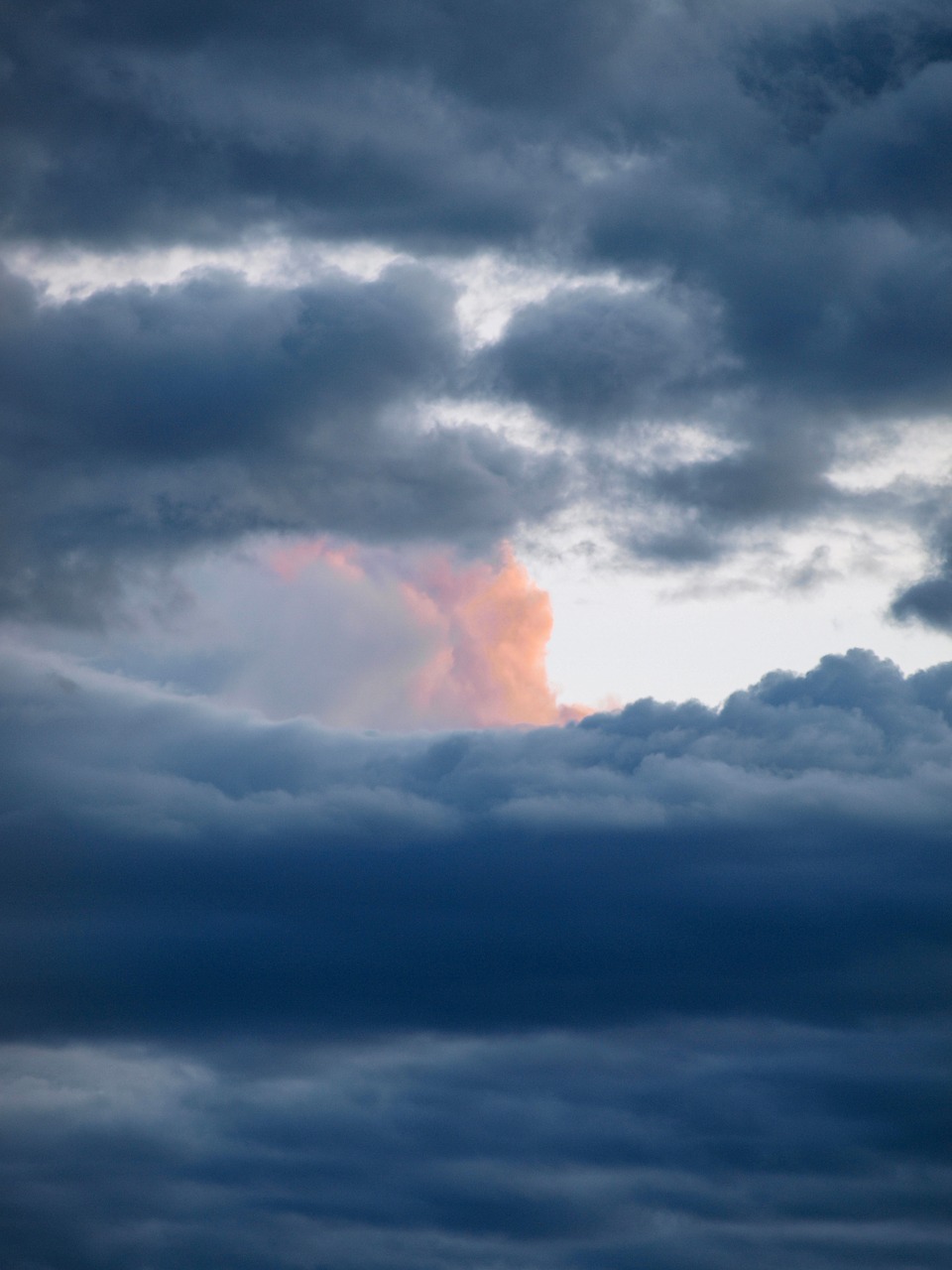 Clouds,sky,spotlight,clouds form,dark clouds free image from