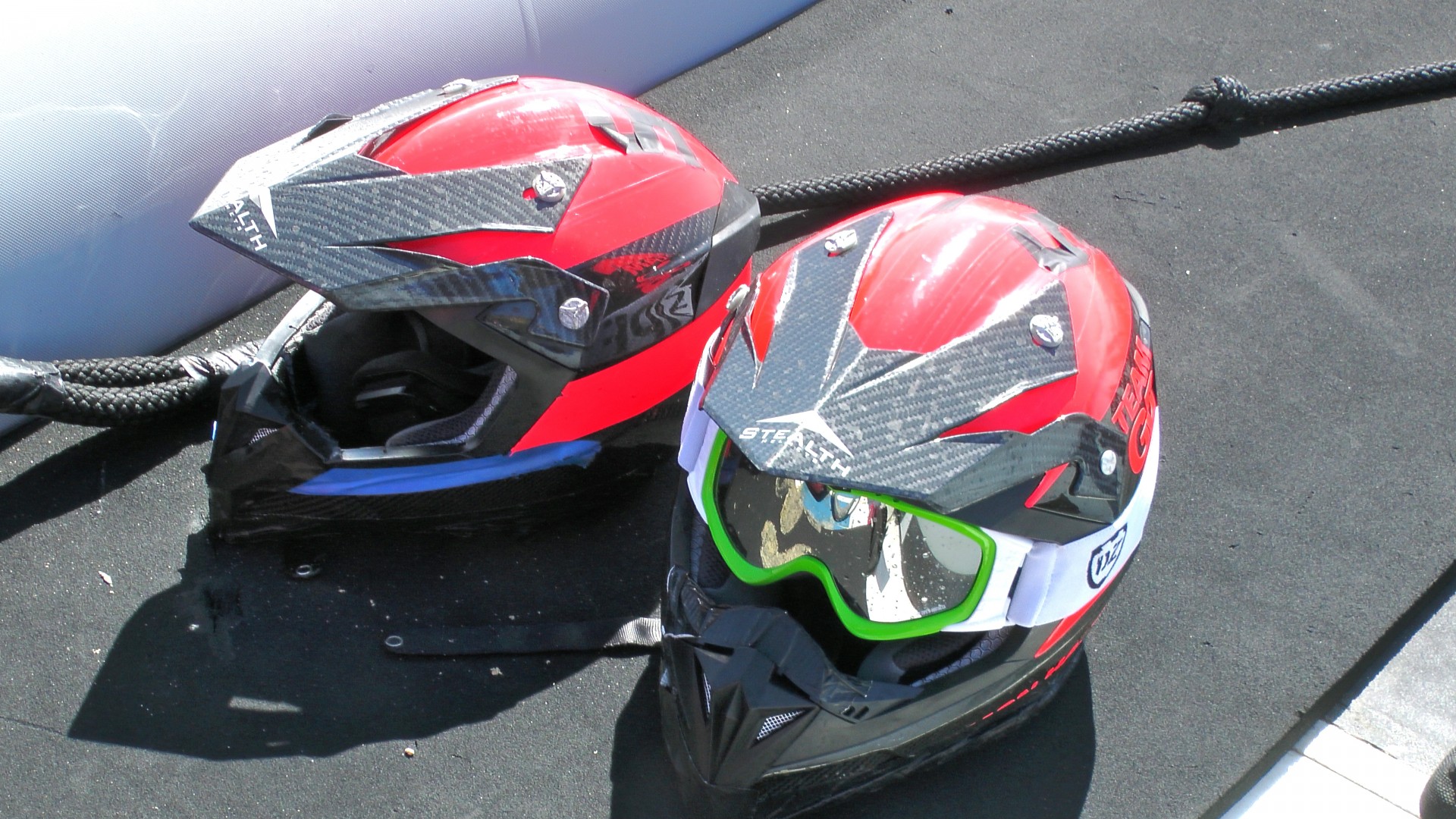 Crash helmets,crash,helmet,safety helmets,helmets free image from