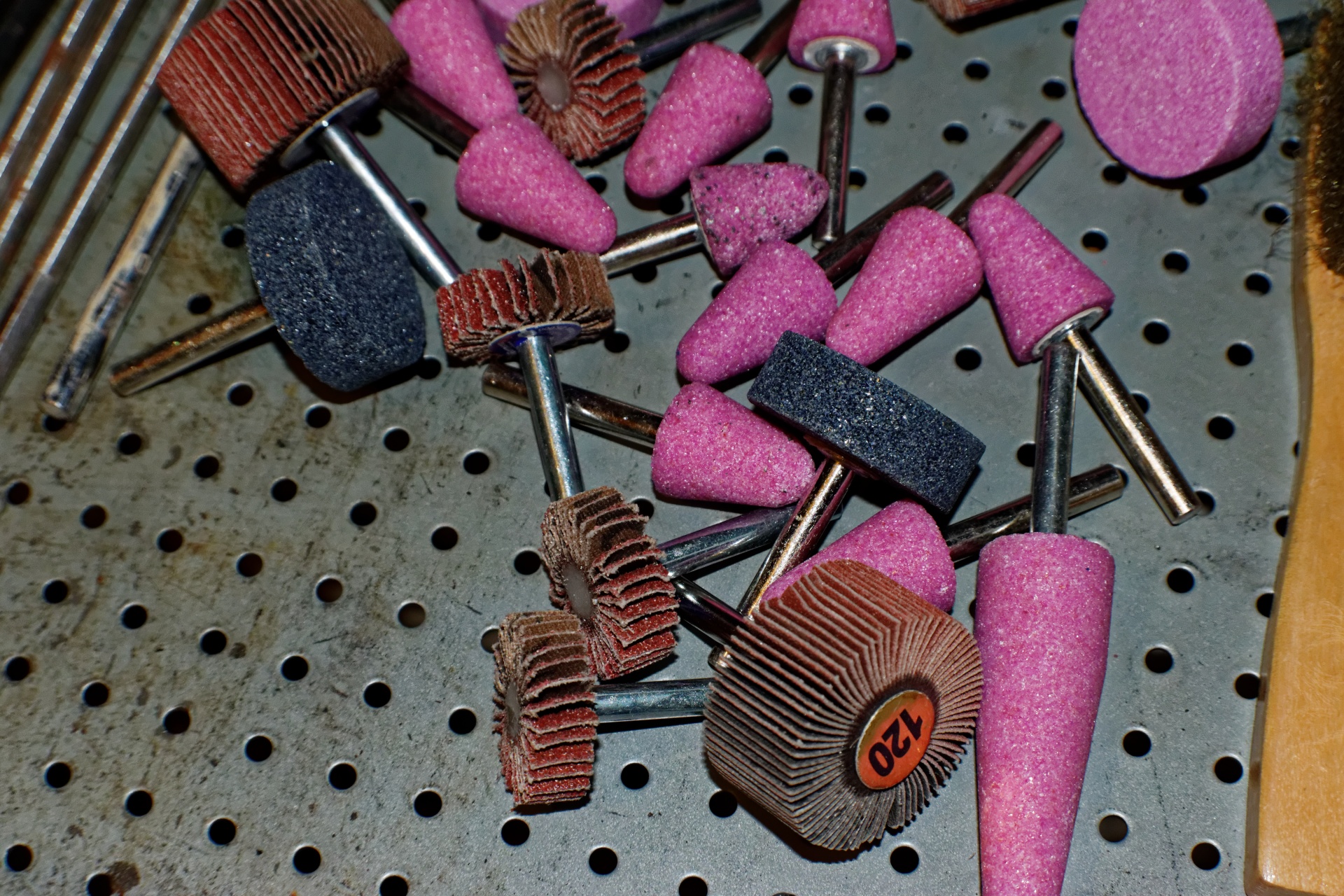 Sander,grinder,drill bits,workshop,workbench - free image from needpix.com