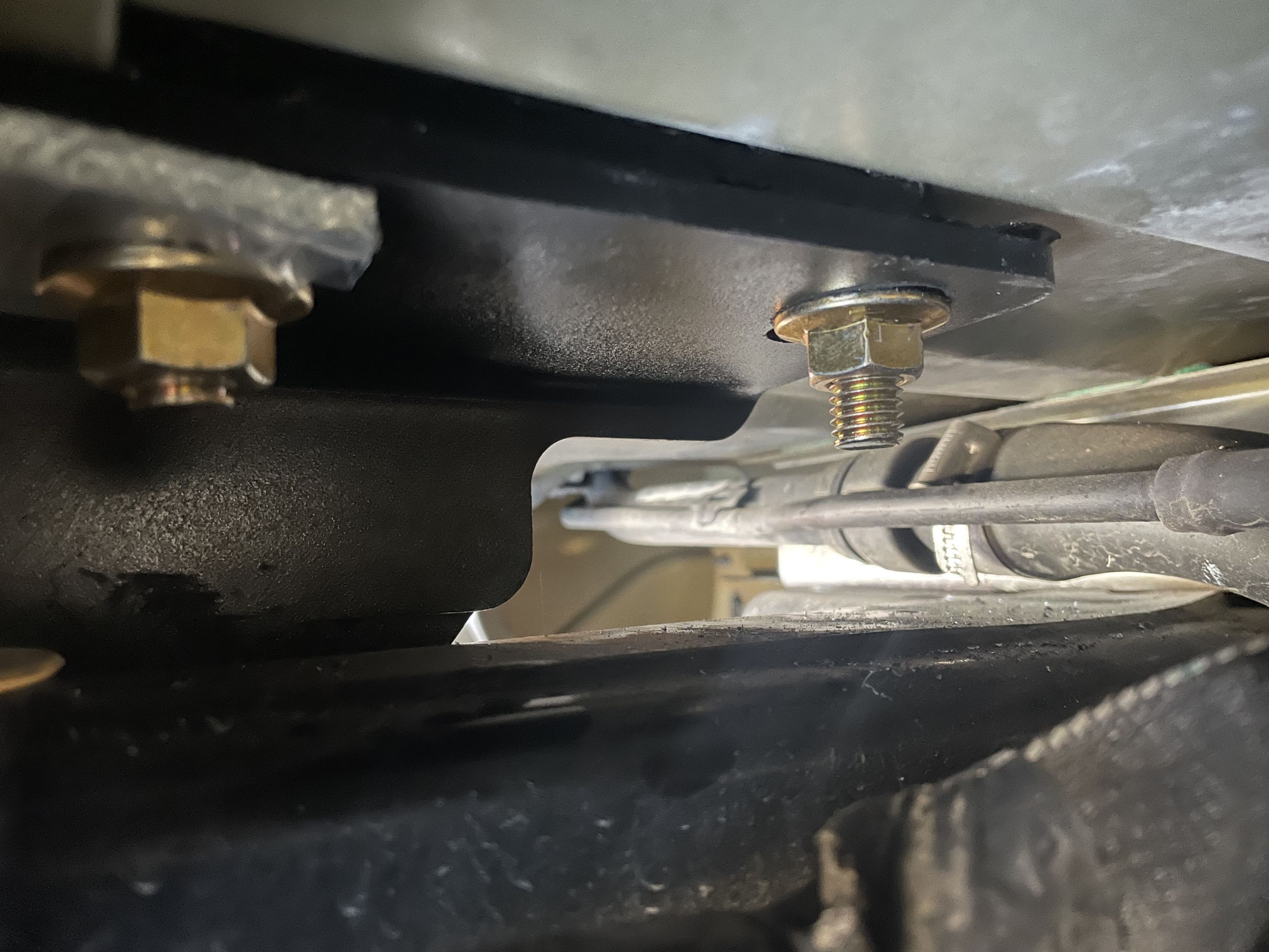 Curt 5th Wheel Brackets Custom Fit 16911