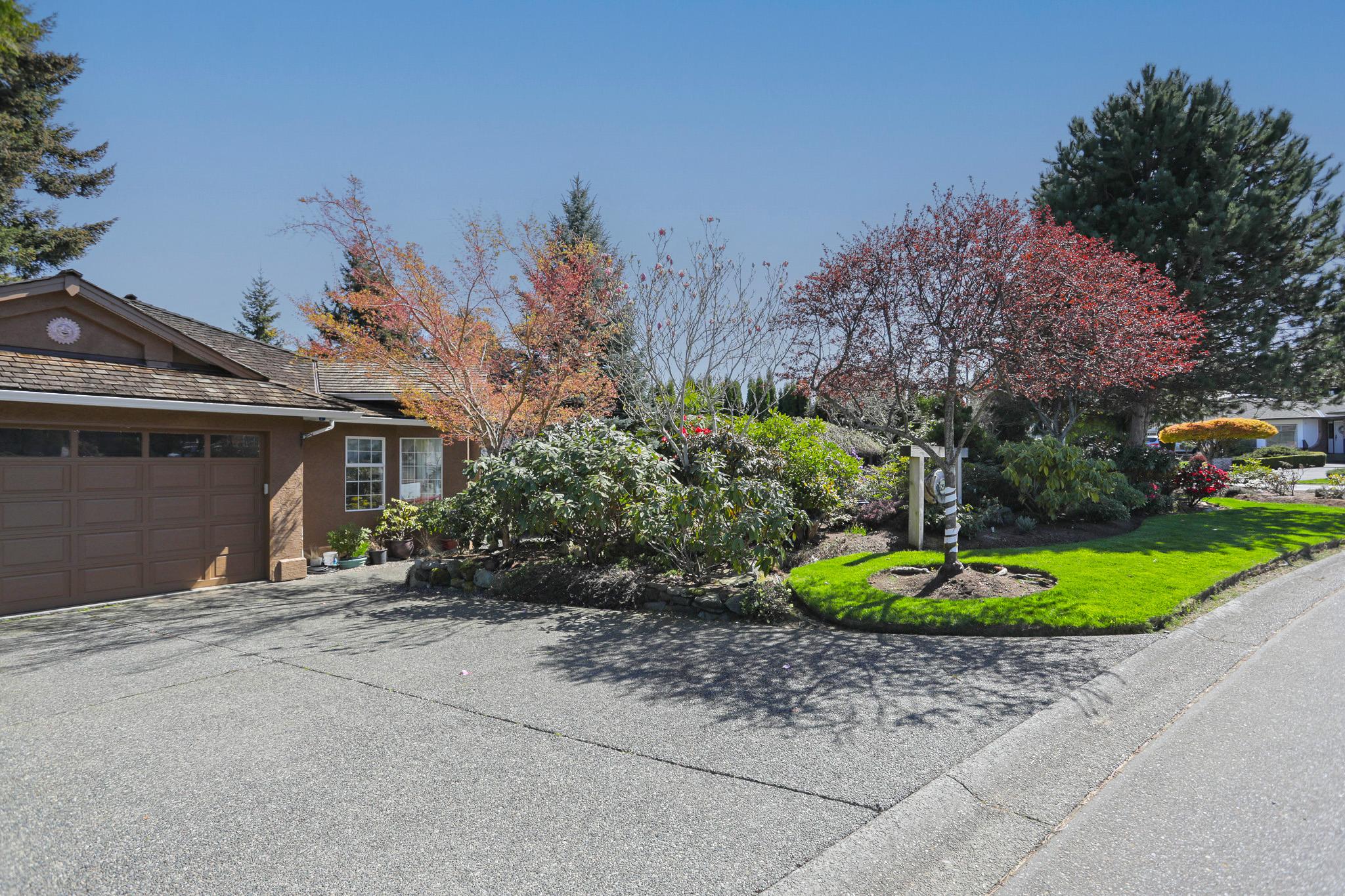 North Nanaimo 2 storey Main Level Entry for sale 3 bedroom 1,726 sq