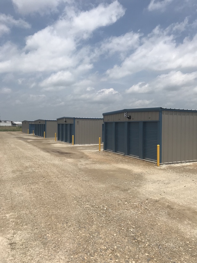 B & B Self Storage Storage Facility In Cresson TX