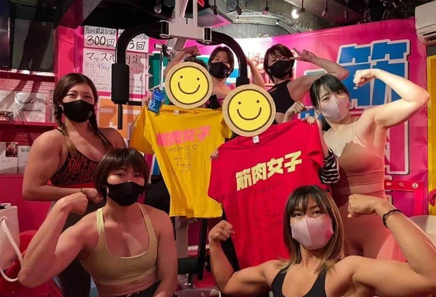 肌肉女子酒吧？！從老闆到店員都是肌肉妹子！這畫風，好酷炫