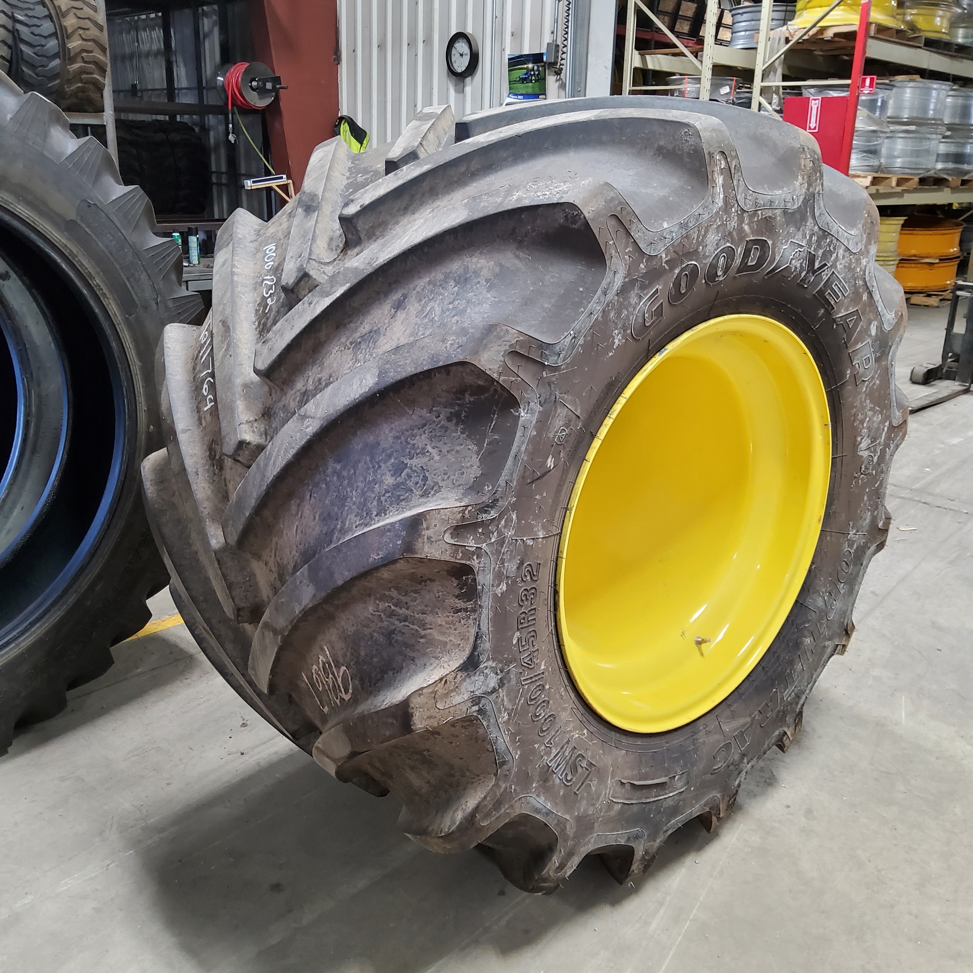 Used1000/45R32 Goodyear Farm Optitrac R1W on Agriculture Tire/Wheel