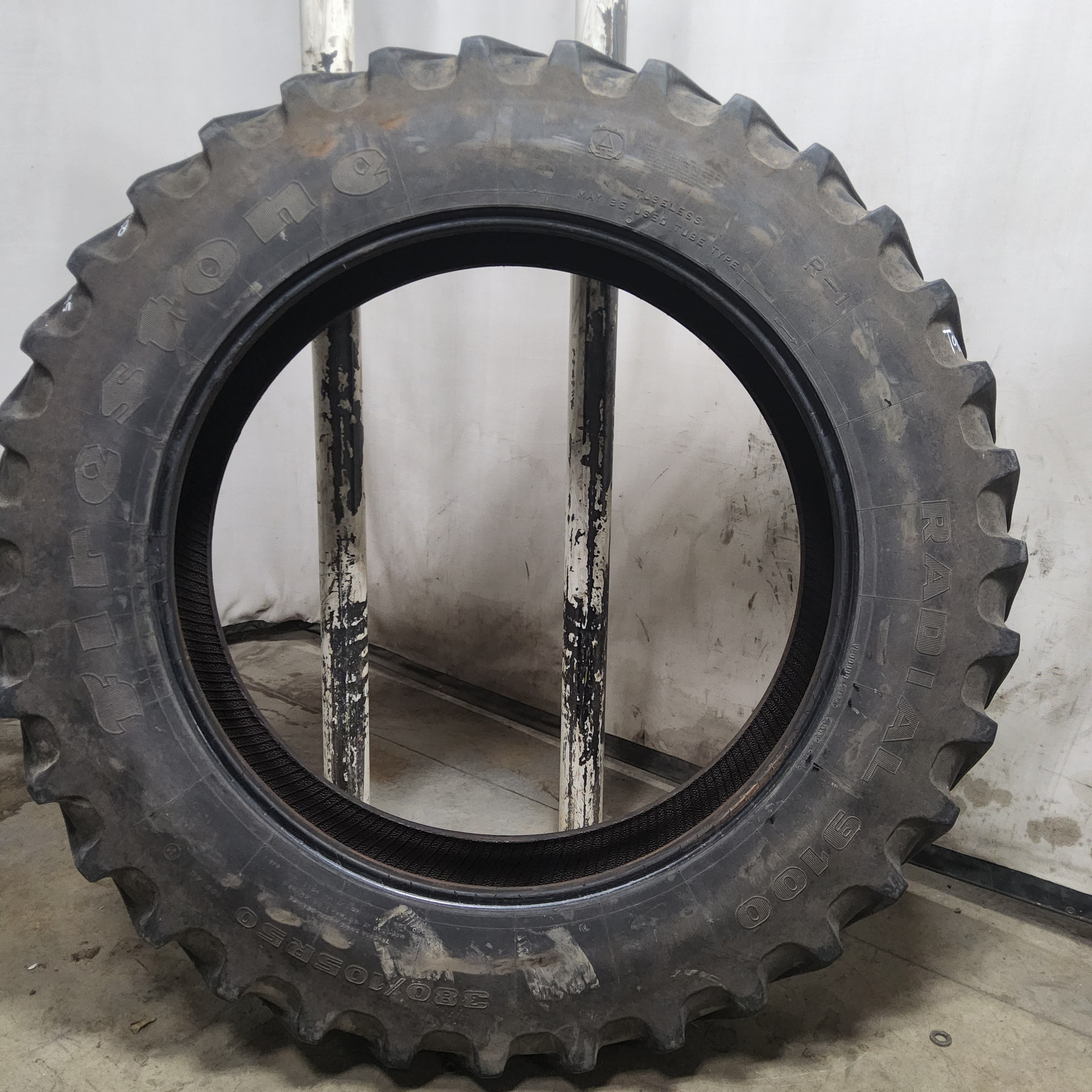 Used380/105R50 Firestone Radial 9100 R1 Agricultural Tires for Sales
