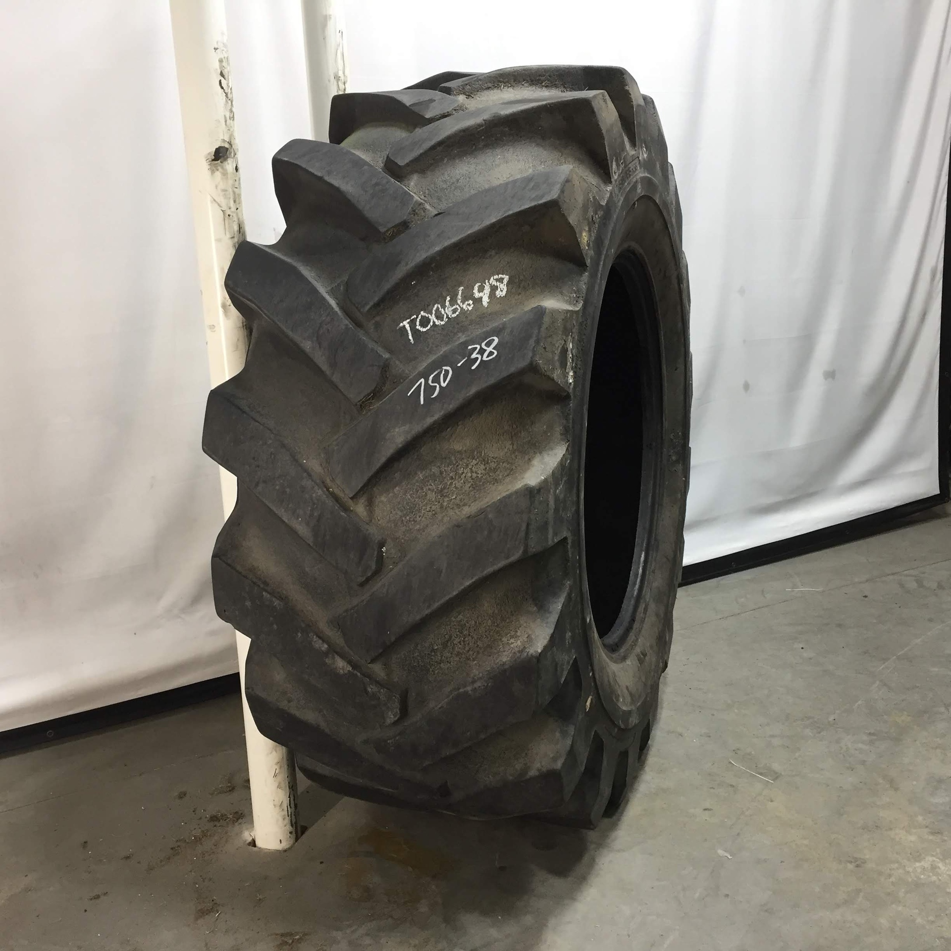 Used750/6538 Blackstone Super Terra Flotation R1 Agricultural Tires