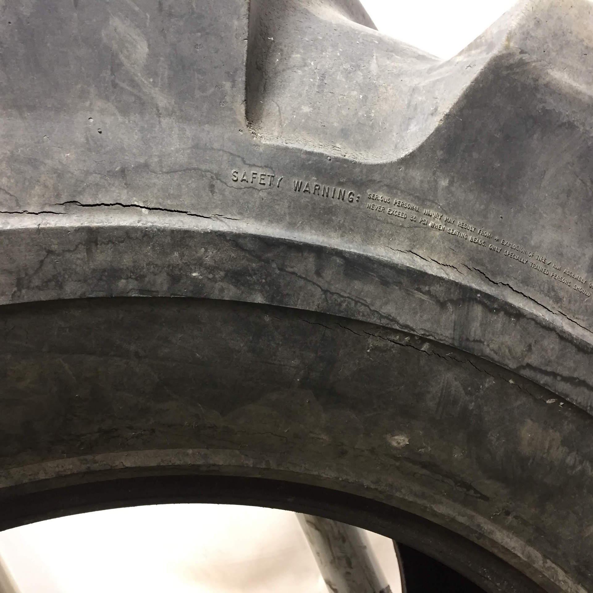 Used750/6538 Blackstone Super Terra Flotation R1 Agricultural Tires for Sales NTS Tire