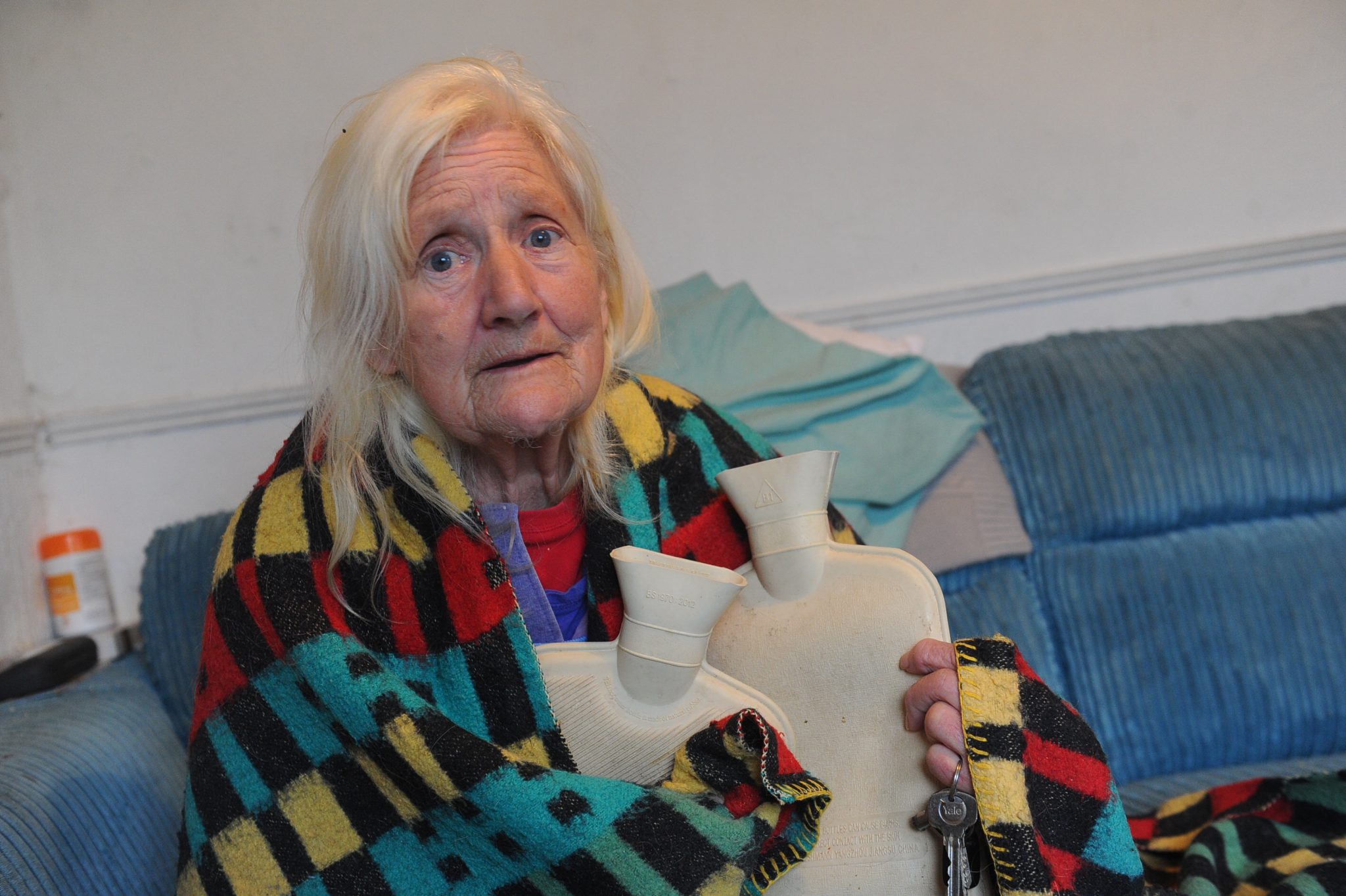Pensioner Takes SIX Hot Water Bottles To Bed After Engineers Cut Off
