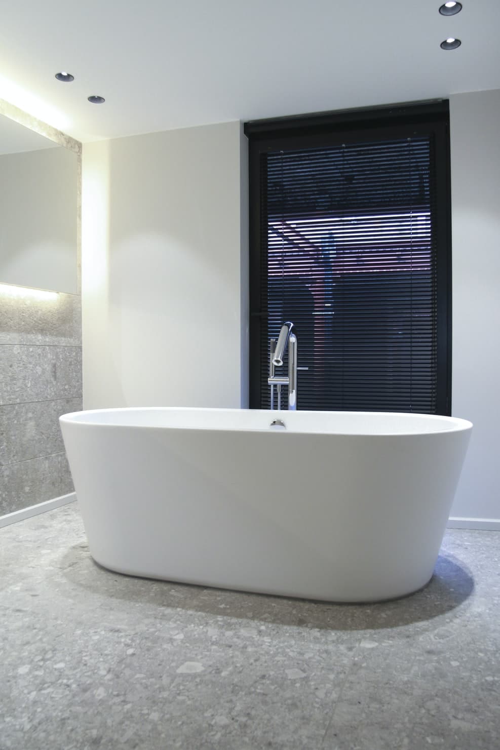 Effective Tips for Removing Stains from Acrylic Bathtubs
