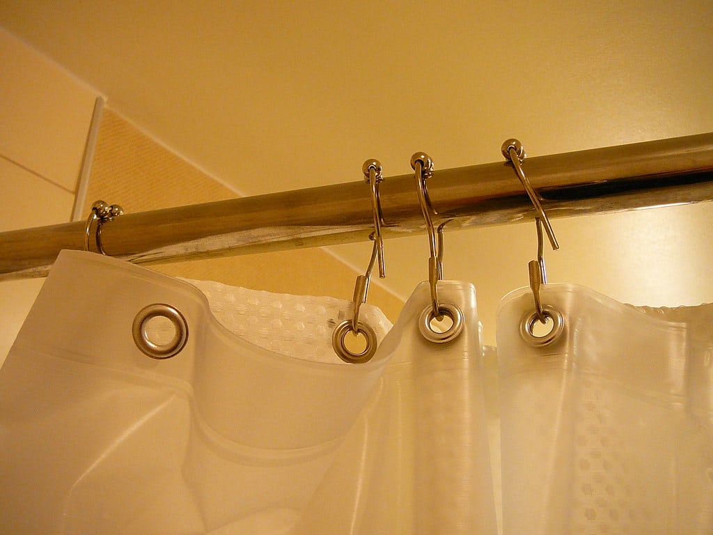 Choosing Between Shower Curtains and Liners A Comparison