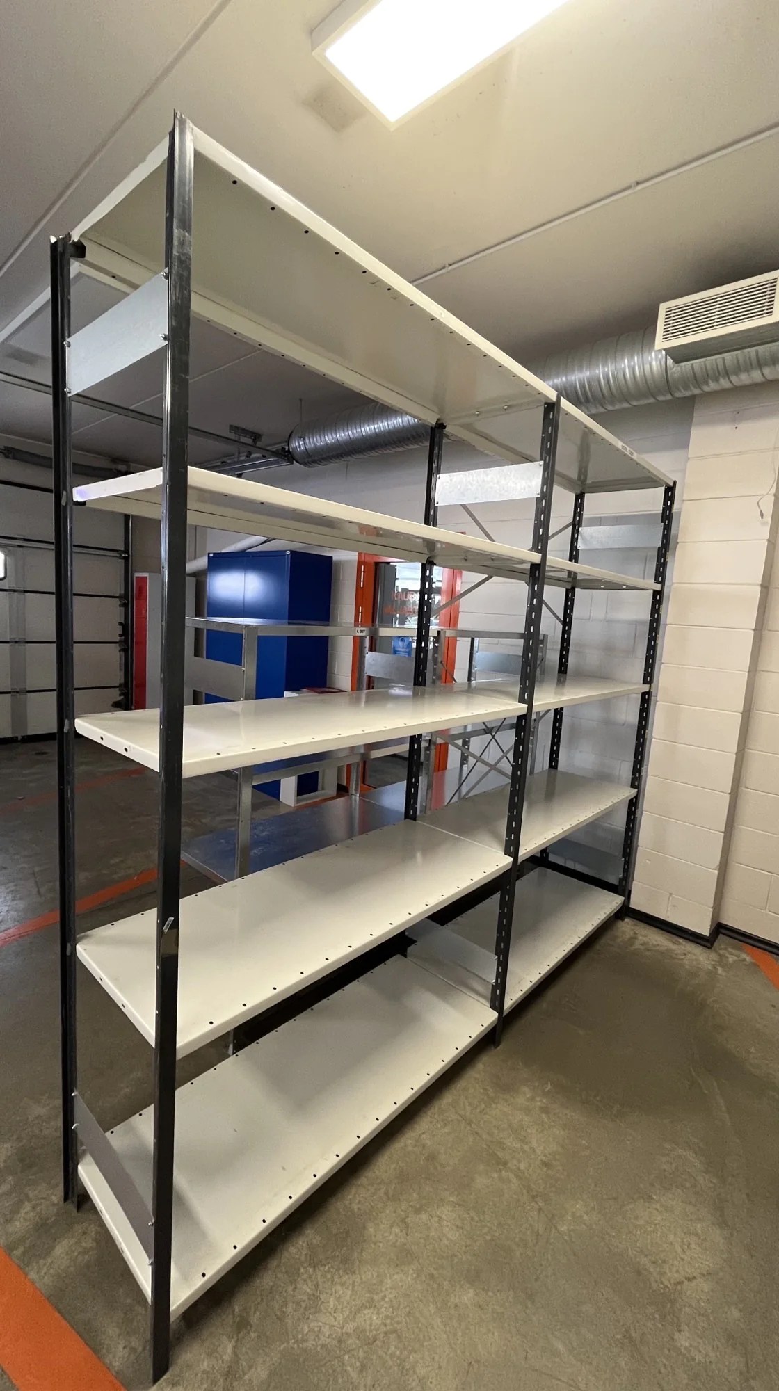 Used shelves • Storit