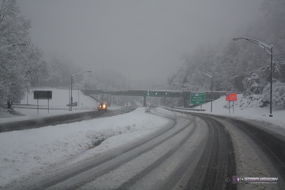 storm highway photo Charleston, WV snowstorm December 1820, 2009
