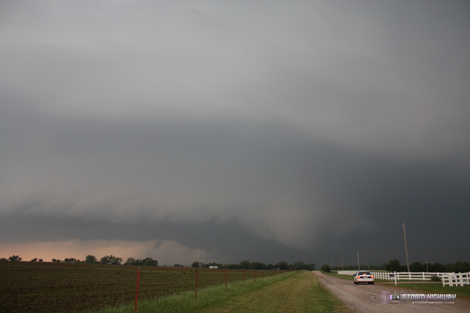 storm highway photo Supercell near Perry, OK May 24, 2008