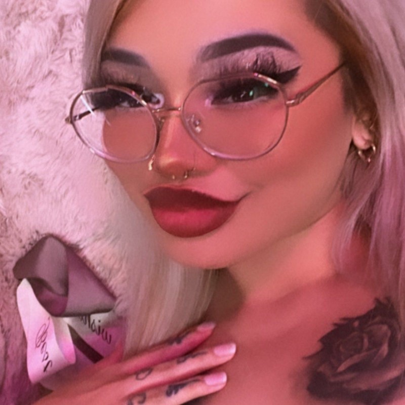 𝓠𝓾𝓮𝓮𝓷 𝓢𝓪𝓷𝓭𝓻𝓪 (@qnsinc) on Snapchat