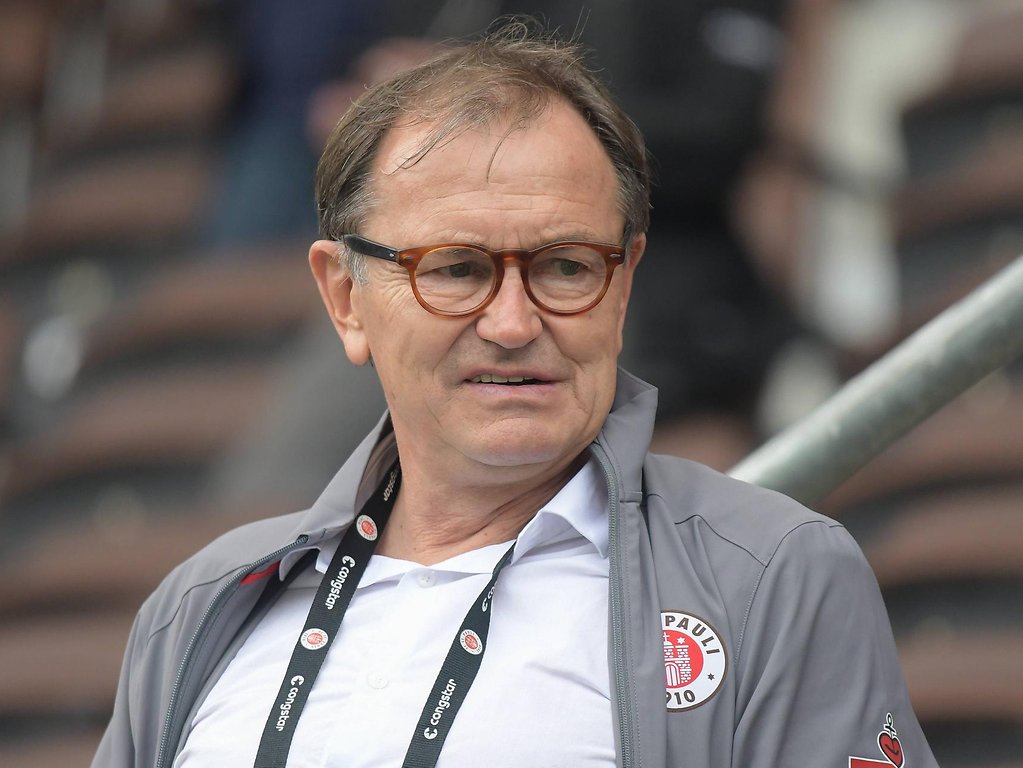 Ewald Lienen Gefangen in Gladbach und ohne Hoffnung auf Fußball